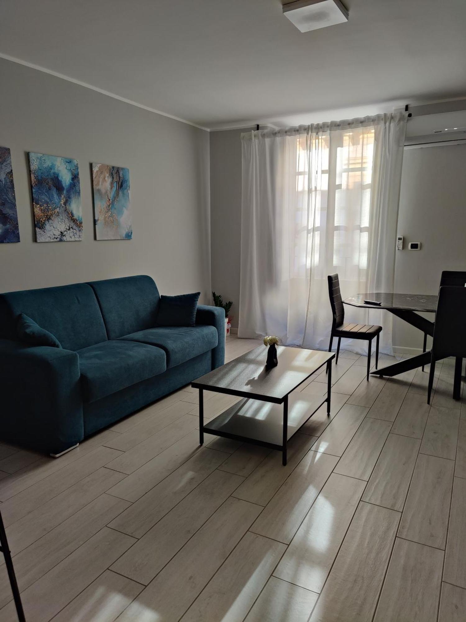 Delph'S House Appartement Catánia Buitenkant foto